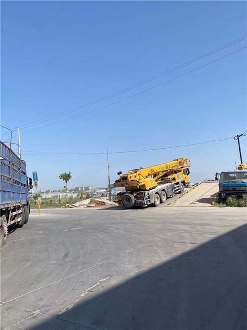 利川市25吨吊车的租赁价格大概是多少？