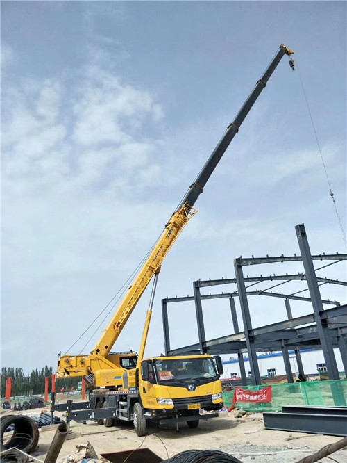 利川市超高层建筑钢结构吊装案例